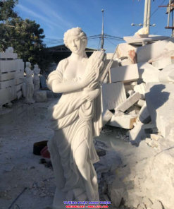 Alternative view of Tượng Cô Gái