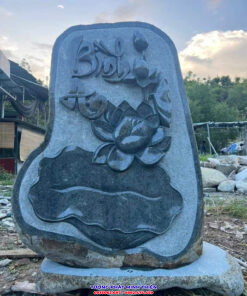 Alternative view of Biển Tên đá